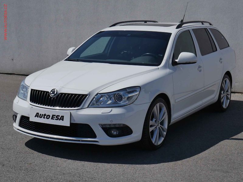 Škoda Octavia (2010) 2.0 TSi, RS, DSG - fotka 3 z 14