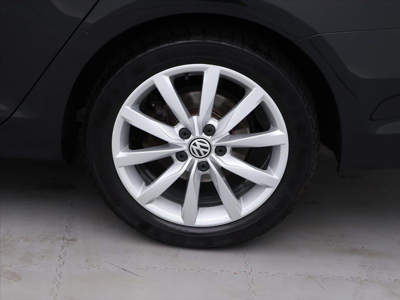 Volkswagen Golf 1,4 TSI 92kW DSG Highline - fotka 25 z 32