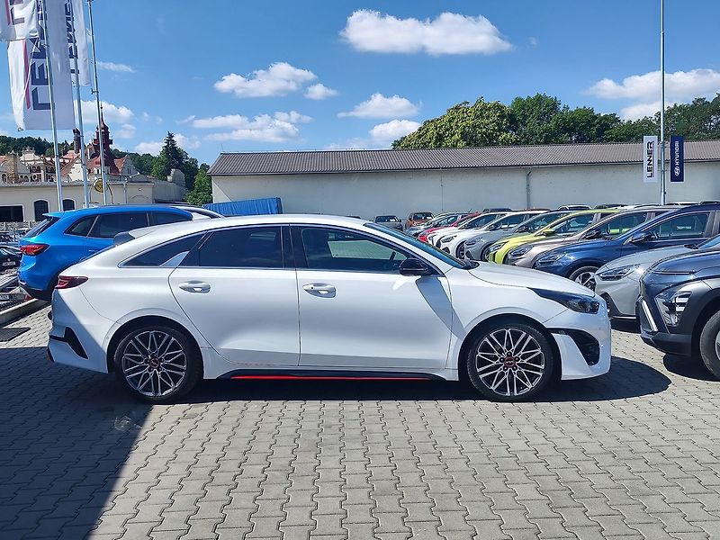 Kia Pro_Ceed 1.6 T-GDi/150kW GT DCT - fotka 4 z 39