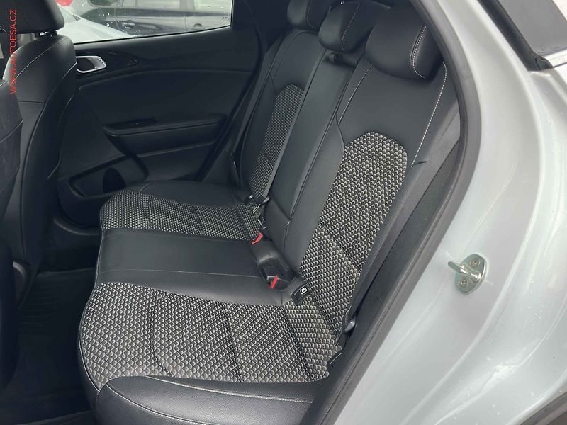 Kia XCeed (2021) 1.5 T-GDi, ČR, servis.kniha. - fotka 10 z 23