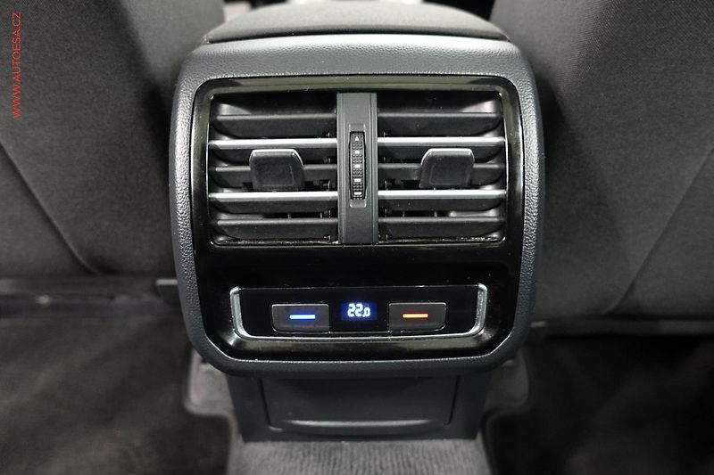 Volkswagen Passat (2015) 2.0 TDi, Comfortline, panor - fotka 20 z 21