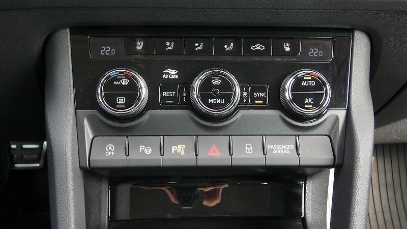 Škoda Kodiaq 2,0 TSI 140 kW L&K 4x4 DSG - fotka 17 z 26