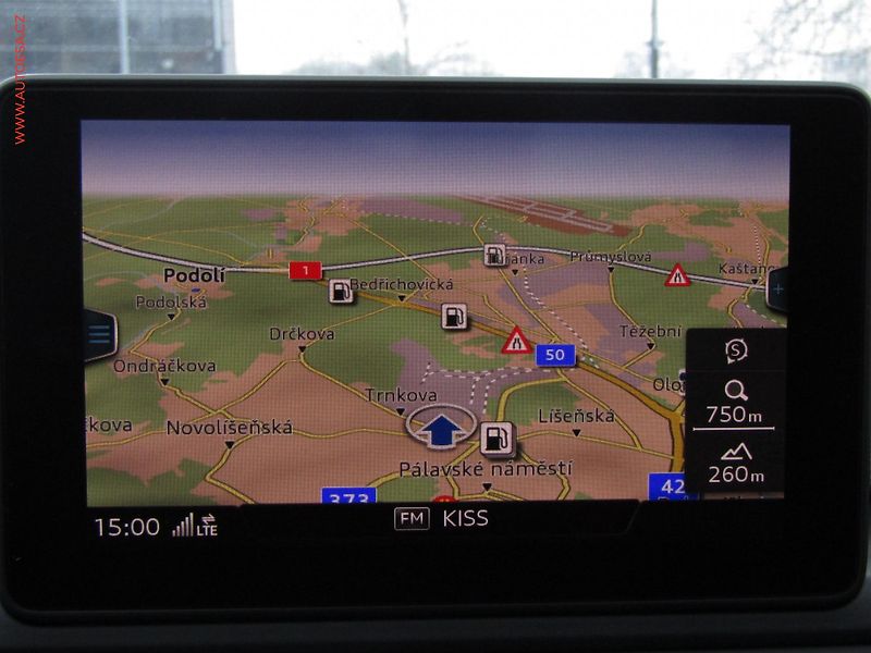 Audi A4 (2017) 2.0TDi Avant, AT, navi, park - fotka 19 z 24
