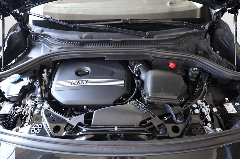 BMW Řada 2 218i Active Tourer - fotka 8 z 23