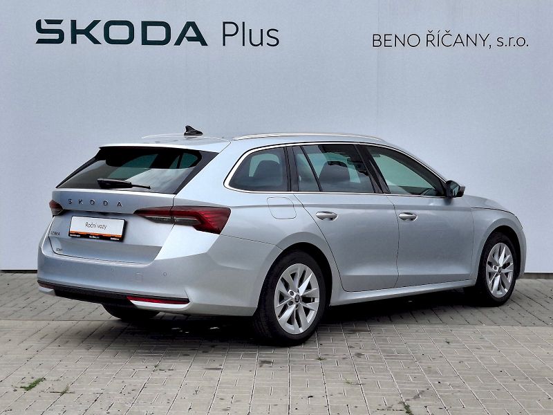 Škoda Octavia (2025) Combi Top Selection 1,5TSi 110 - fotka 2 z 33