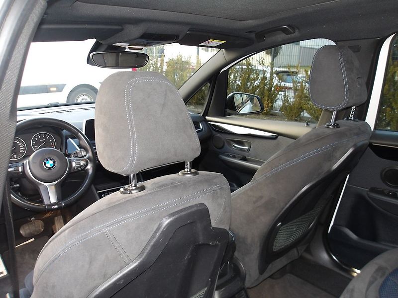 BMW Řada 2 220i AUT.! 7MÍST Gran Tourer - fotka 18 z 32