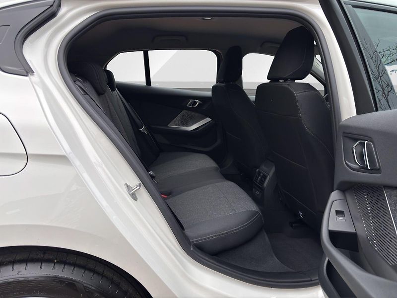 BMW Řada 1 120 Adaptive LED ParkAs. DrivA - fotka 10 z 17