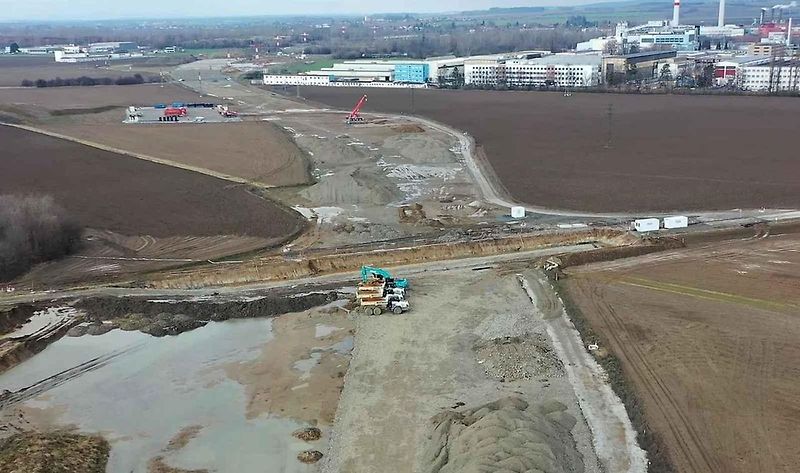 Stavba D1 Říkovice-Přerov, únor 2024. Pohled z výšky.