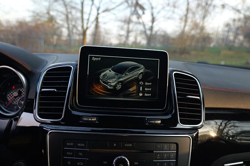 Mercedes-Benz GLE 350d 4M AMG Coupé 360 Pano Dis - fotka 25 z 40