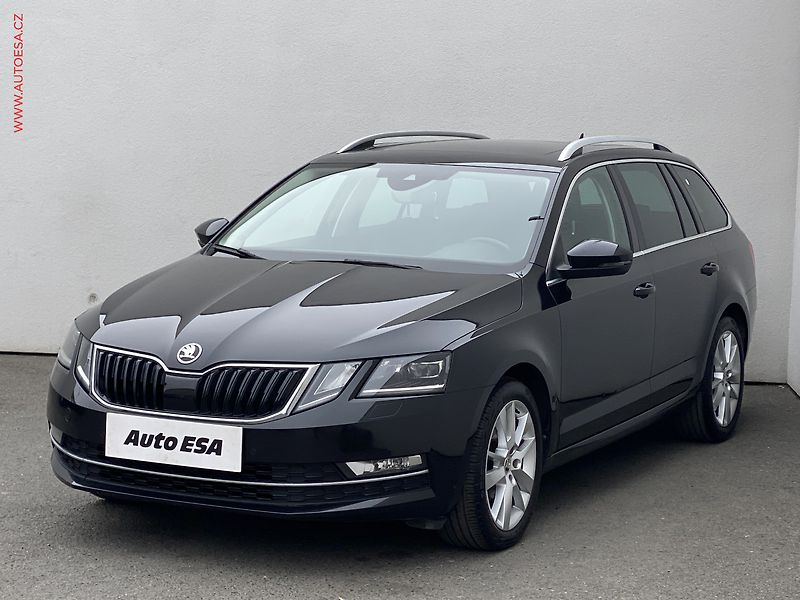 Škoda Octavia (2018) 1.6 TDi, Style, DSG, kůže - fotka 3 z 20