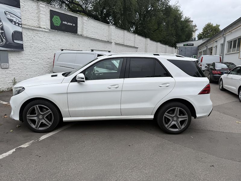Mercedes-Benz GLE 250d 4M AMG Airmatic - fotka 38 z 53