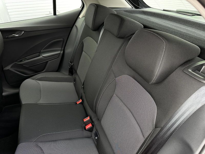 Škoda Fabia 1.0TSi 95PS LED V.Cockpit Clim - fotka 32 z 34