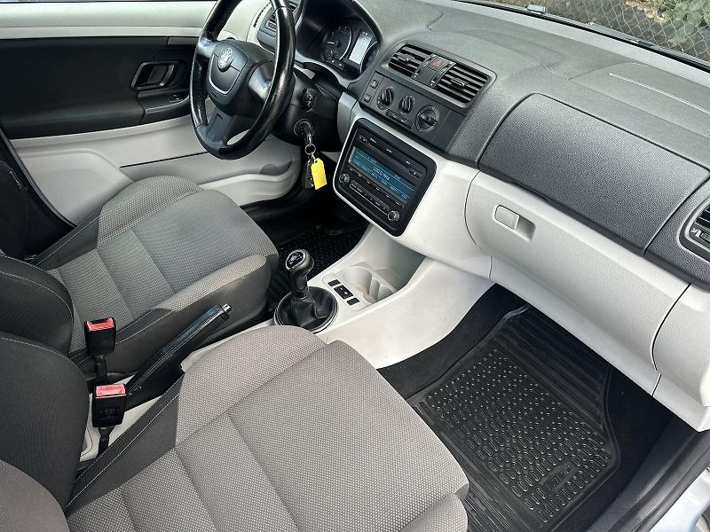 Škoda Fabia (2010) Combi 1.2 TSI Ambiente + - fotka 10 z 26