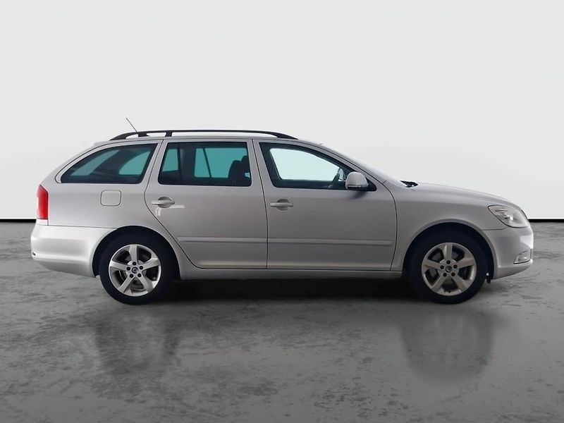 Škoda Octavia (2013) Ambition 2.0 TDI, ČR,1.maj - fotka 6 z 17