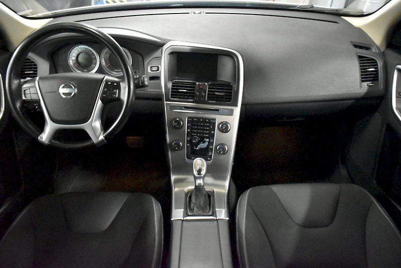 Volvo XC60 (2012) 2.4 D5 120kw 4x4 - fotka 19 z 20
