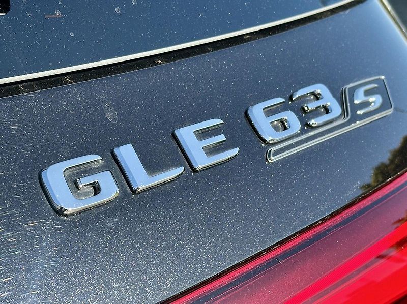 Mercedes-Benz GLE (2025) 63 AMGs 4Matic+ - fotka 8 z 33