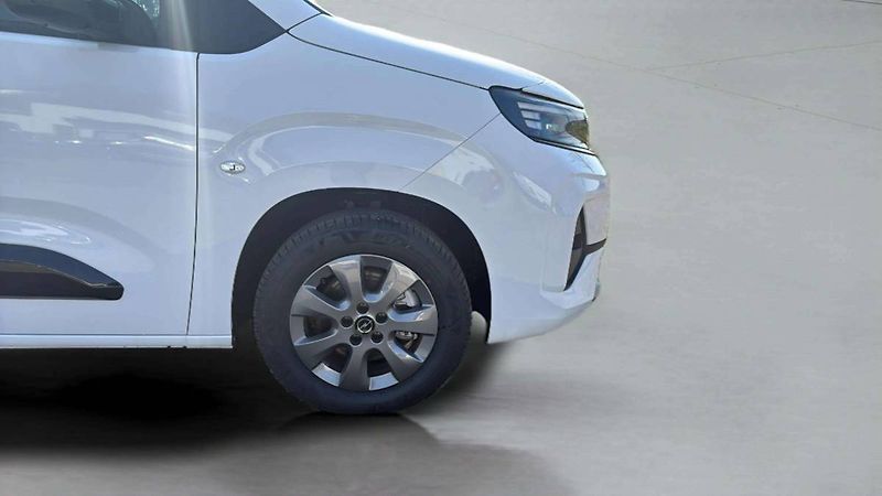 Opel Combo (2026) Elegance Plus L2H1 1.5 CDTI (9 - fotka 21 z 23