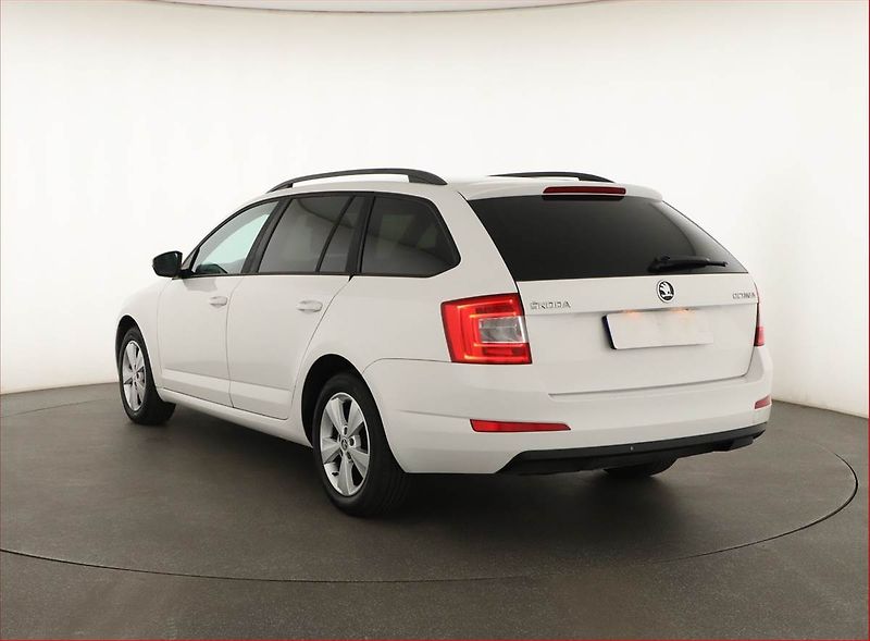 Škoda Octavia (2014) 1.6 TDI, Tempomat - fotka 4 z 17