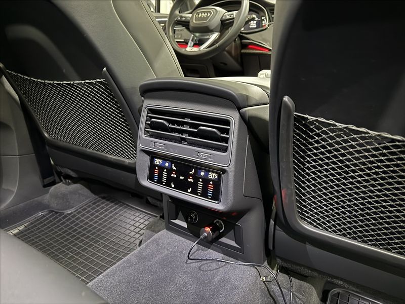 Audi SQ7 4,0   TFSI 507HP MATRIX B&O ČR - fotka 28 z 41