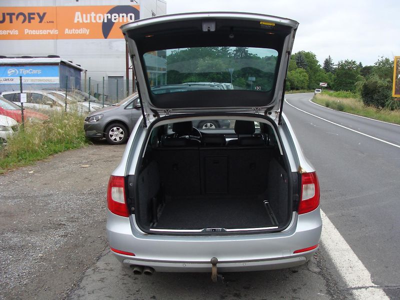 Škoda Superb 2.0 TDi, 125 kW, 4X4, klima - fotka 11 z 30