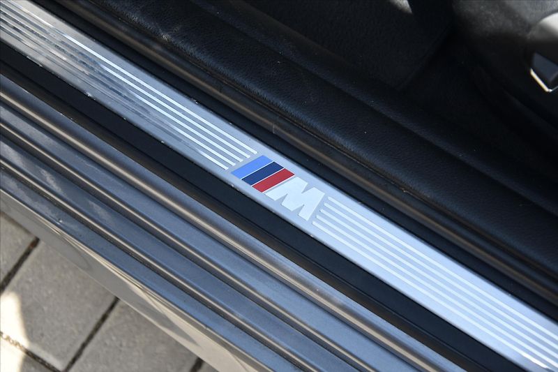 BMW Řada 5 530d xDrive M PAKET PANORAMA - fotka 28 z 28