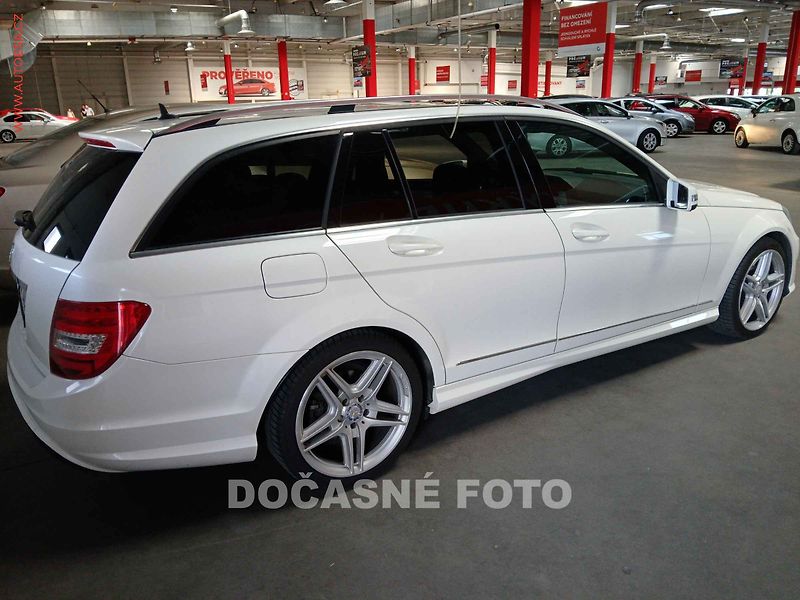 Mercedes-Benz Třídy C (2013) 1.6 CGI C180 - fotka 2 z 3