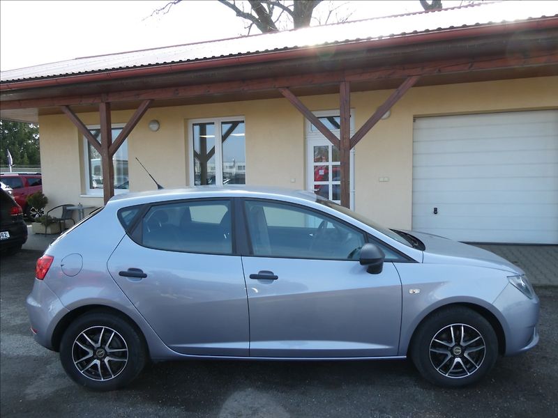 Seat Ibiza 1,0 MPi 55kW serviska - fotka 12 z 41