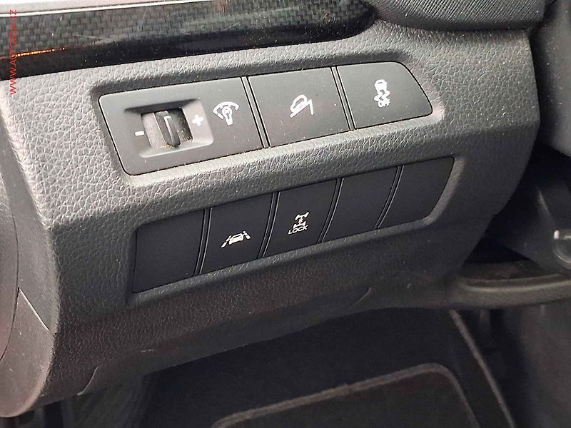 Hyundai Santa Fe (2013) 2.0 CRDi 4WD, Style, TZ - fotka 12 z 19