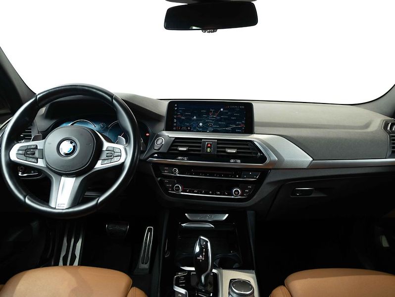 BMW X3 xDrive 20D - fotka 13 z 22