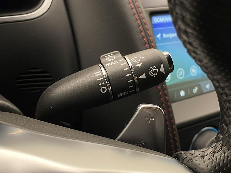 Jaguar F-Type R 5.0 423kW AWD AUT CZ - fotka 19 z 41