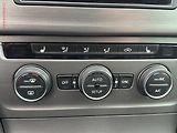 Volkswagen Golf (2013) 1.2TSI, Klima - náhled 14