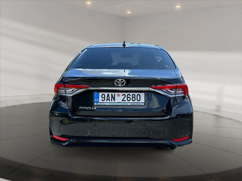 Toyota Corolla 1,5 DF Comfort 4d - fotka 5 z 11