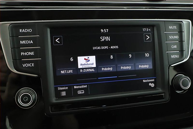 Volkswagen Touran (2016) Highline 2.0 TDI, Automat - fotka 9 z 17