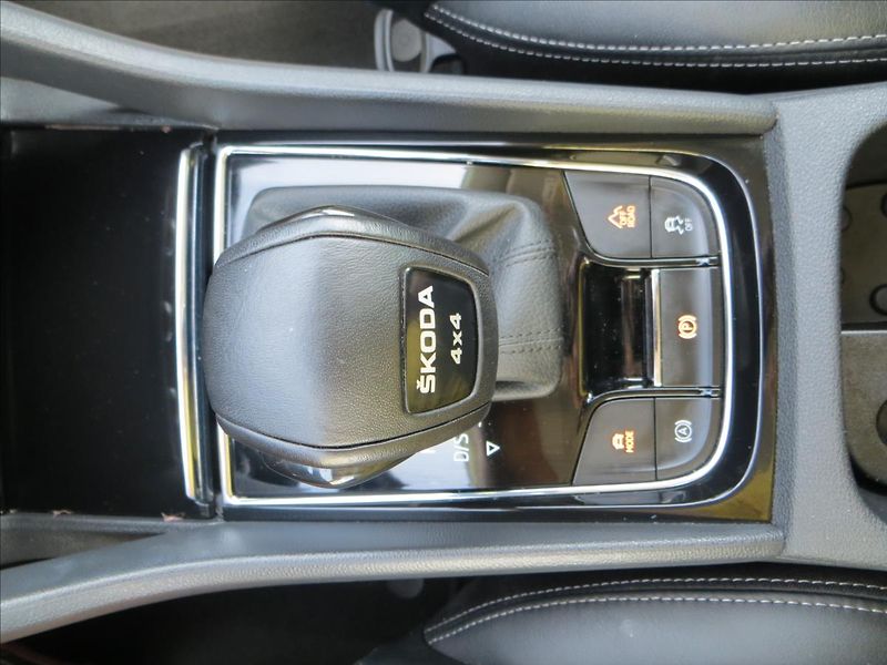 Škoda Kodiaq 2,0 TDI Style DSG 4x4 Tažné ČR - fotka 18 z 33