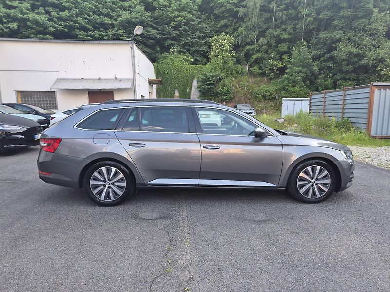 Škoda Superb Combi 2,0TDi DSG 110kw 17ALU - fotka 7 z 44