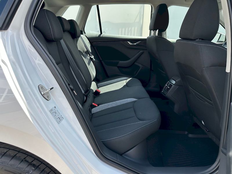 Škoda Kamiq (2025) 1,0 TSI / 85 KW / Selection - fotka 9 z 29