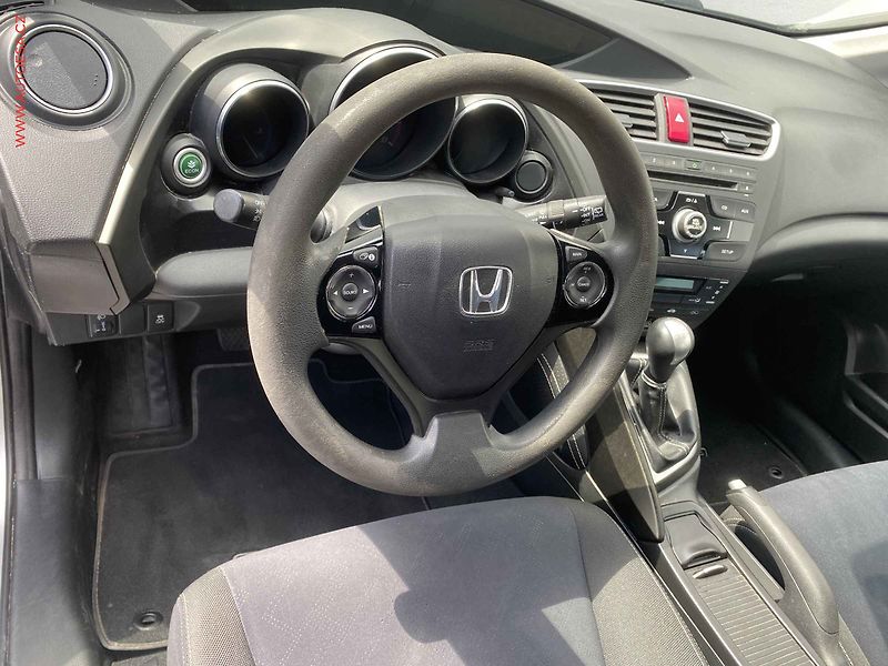 Honda Civic (2014) 1.4CVVT, Comfort - fotka 12 z 17