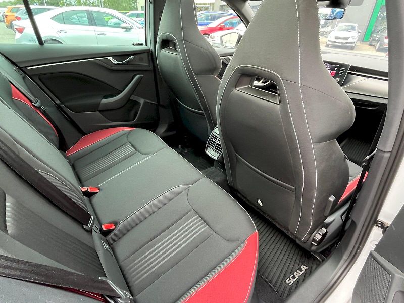 Škoda Scala (2023) 1.5 TSI 110kW Monte Carlo - fotka 12 z 29