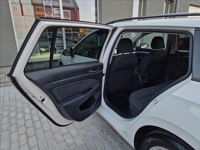 Volkswagen Golf 2.0TDI 85kW Life Variant,1Maj - fotka 18 z 50
