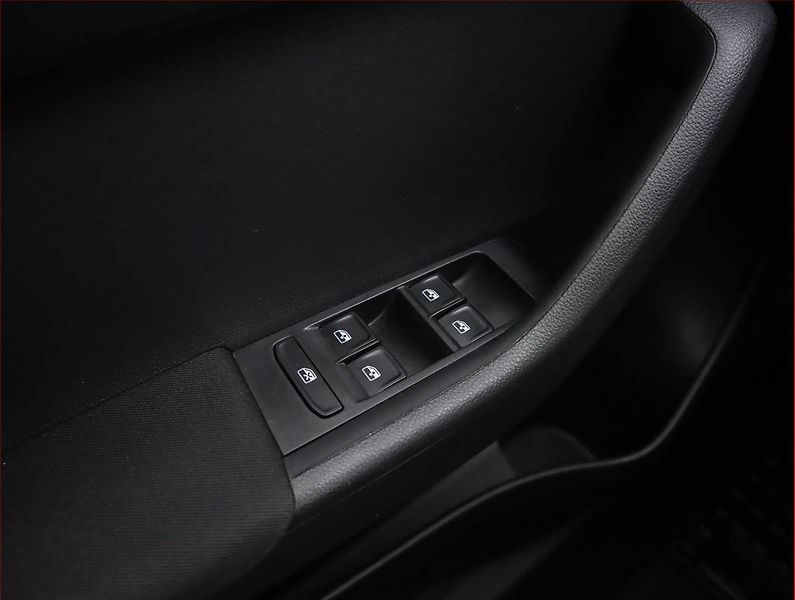 Škoda Fabia (2017) Monte Carlo 1.0 TSI, Navi - fotka 20 z 22