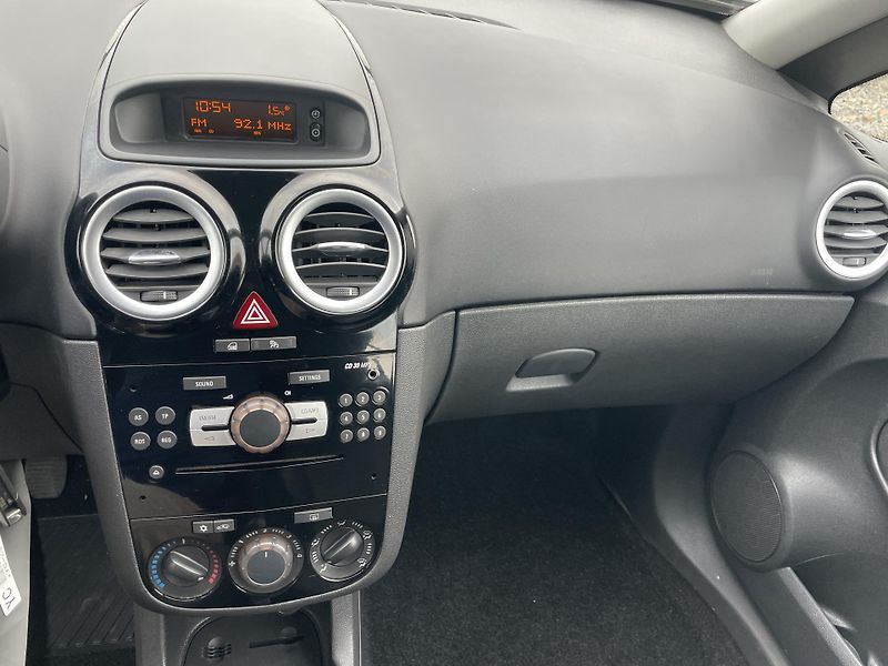 Opel Corsa 1.2i 80PS 141000KM KLIMA STK!! - fotka 168 z 169