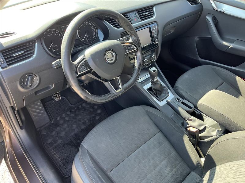 Škoda Octavia 2,0 TDi STYLE ROZVODY SERVIS - fotka 9 z 46