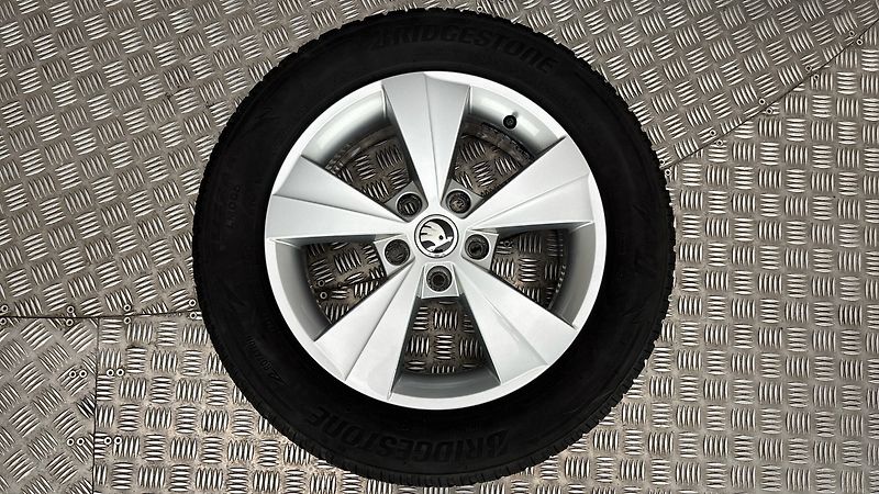 Škoda Octavia 2.0 TDI Style - fotka 29 z 29