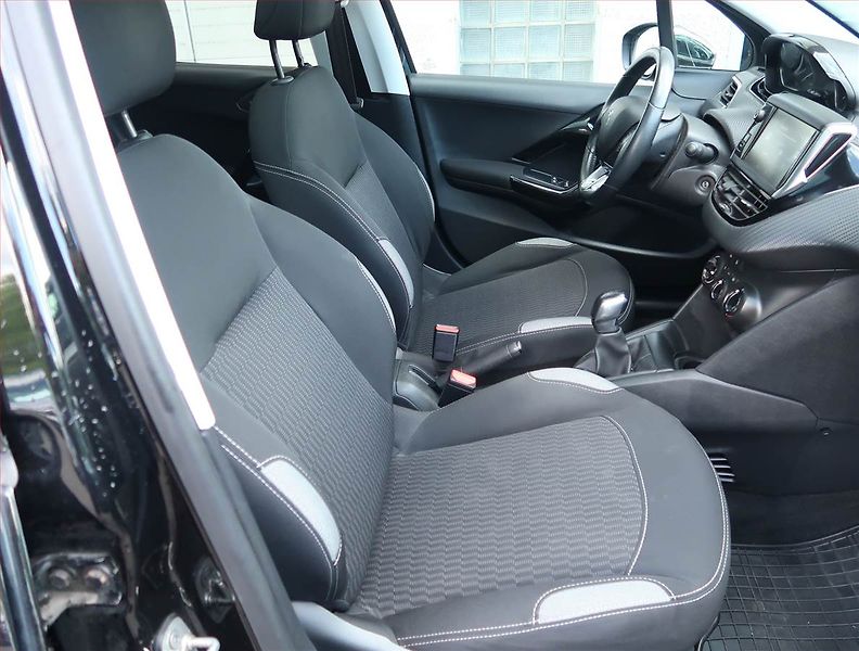 Peugeot 208 (2016) 1.6 BlueHDi, Tempomat - fotka 9 z 15
