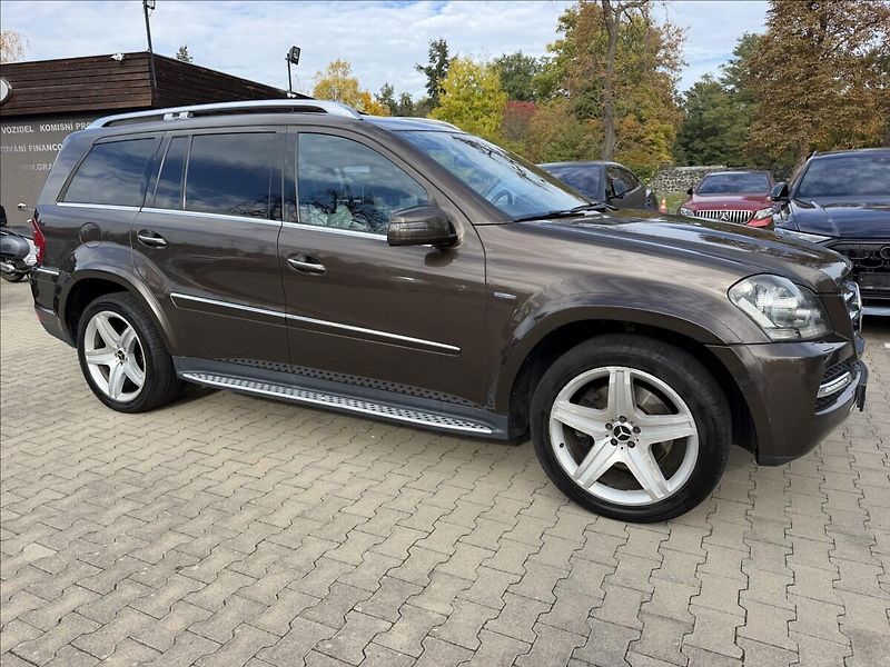 Mercedes-Benz GL 350 CDI 4Matic AMG - fotka 4 z 30