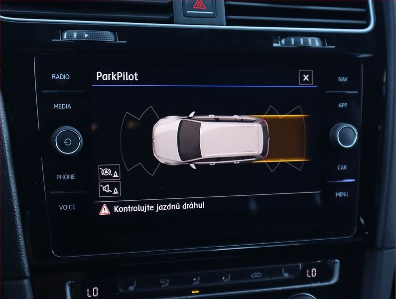 Volkswagen Golf (2018) 1.0 TSI, Navi, Tempomat - fotka 18 z 18