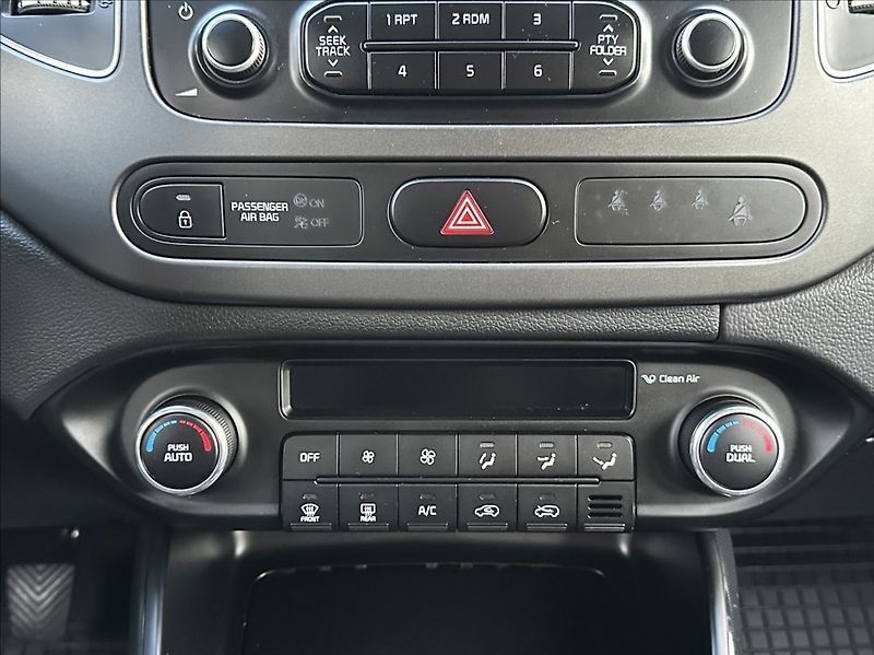 Kia Carens 1,6 GDI 135PS  Comfort Plus - fotka 26 z 50