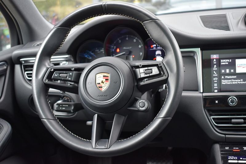 Porsche Macan (2023) T/Pano/KeyLess - fotka 31 z 42