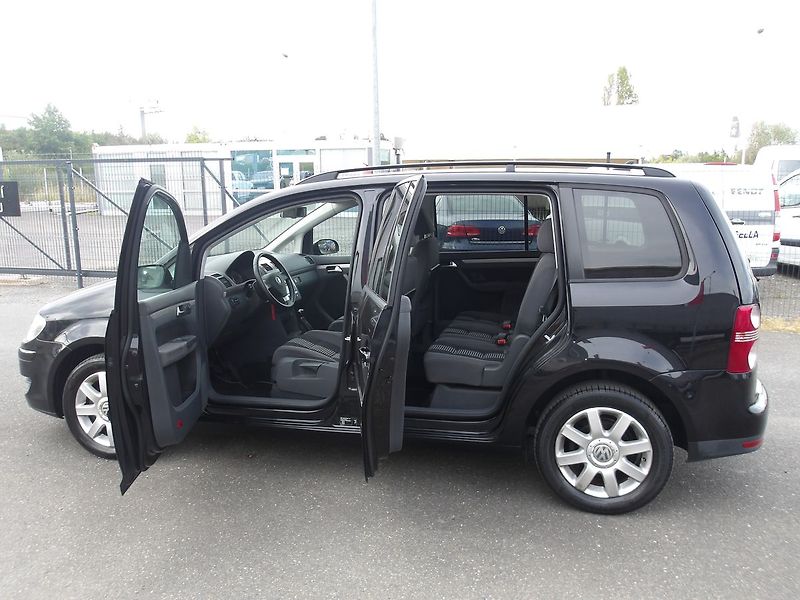 Volkswagen Touran 1,6i 75kW ! KRASAVEC !!! - fotka 12 z 26