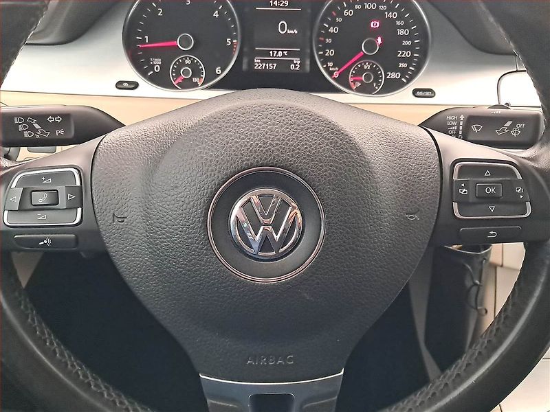 Volkswagen Passat CC (2010) Comfortline 2.0 TDI, Xenony - fotka 15 z 17